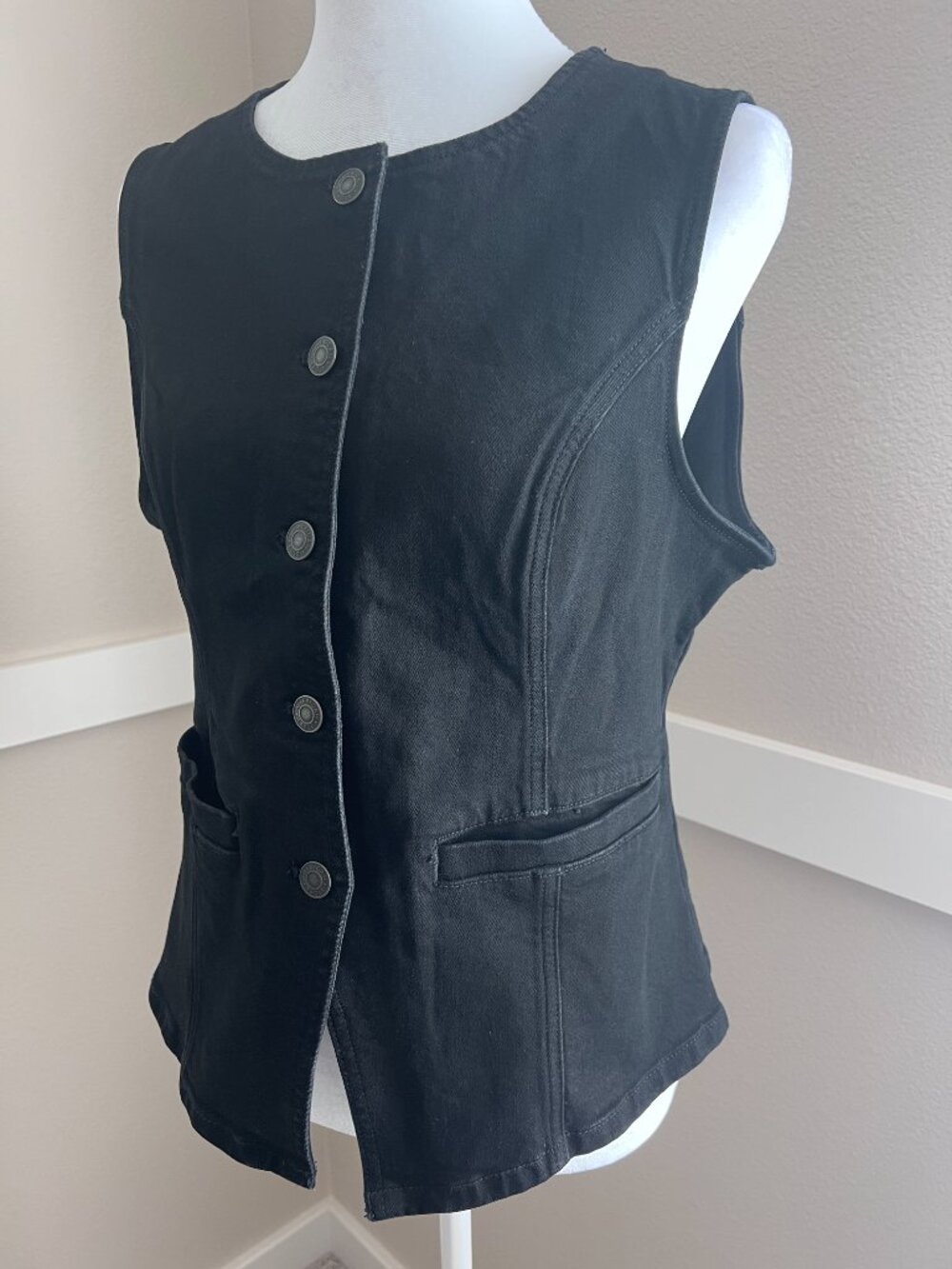 American Eagle Black Fitted Denim Vest - Size Medium - Picture 3 of 8